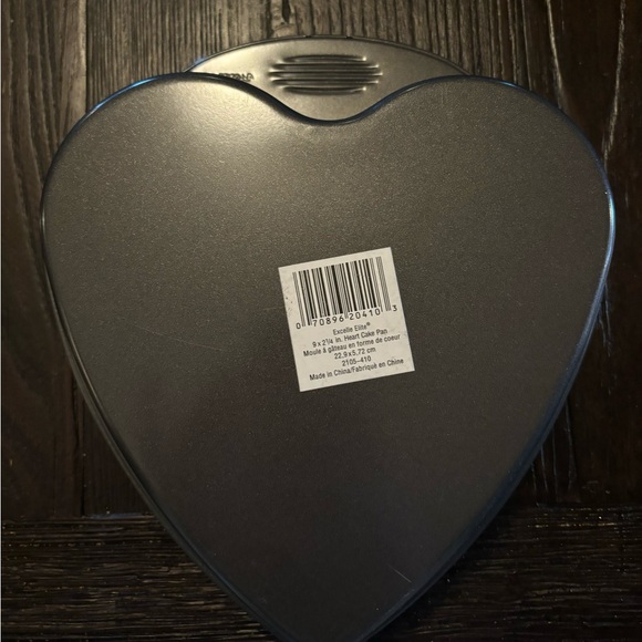 Wilton Cake Pans Easy Layers & Heart - Picture 4 of 10